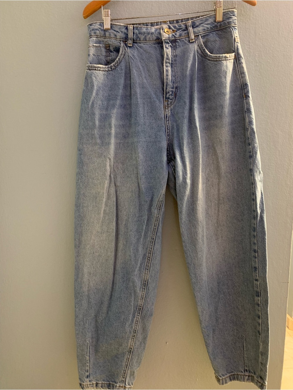 Zara Light Wash Women's Slouchy  Jeans